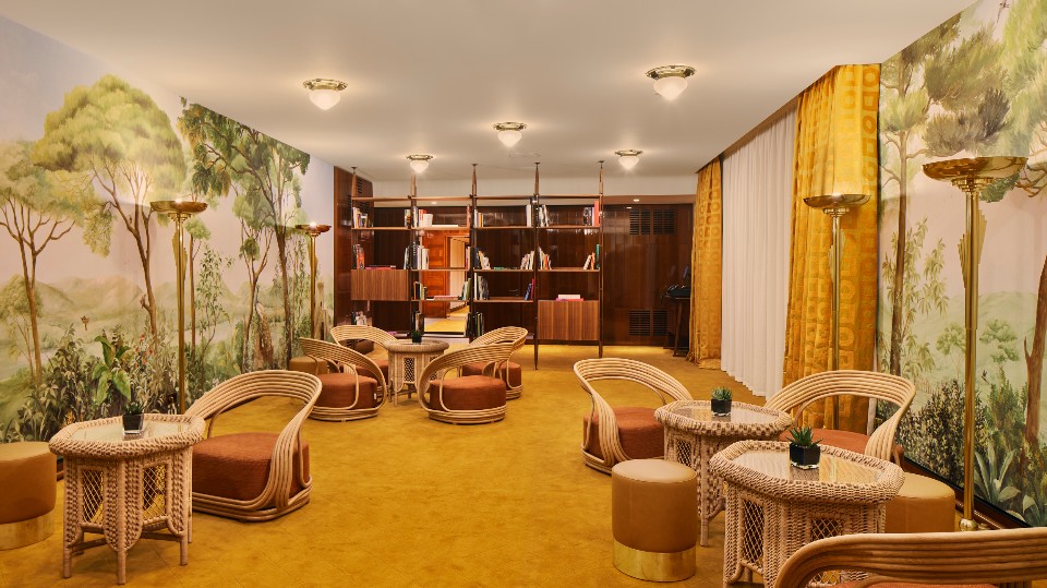 Intimate Champagne Bar in Rome | Bvlgari Hotel Roma