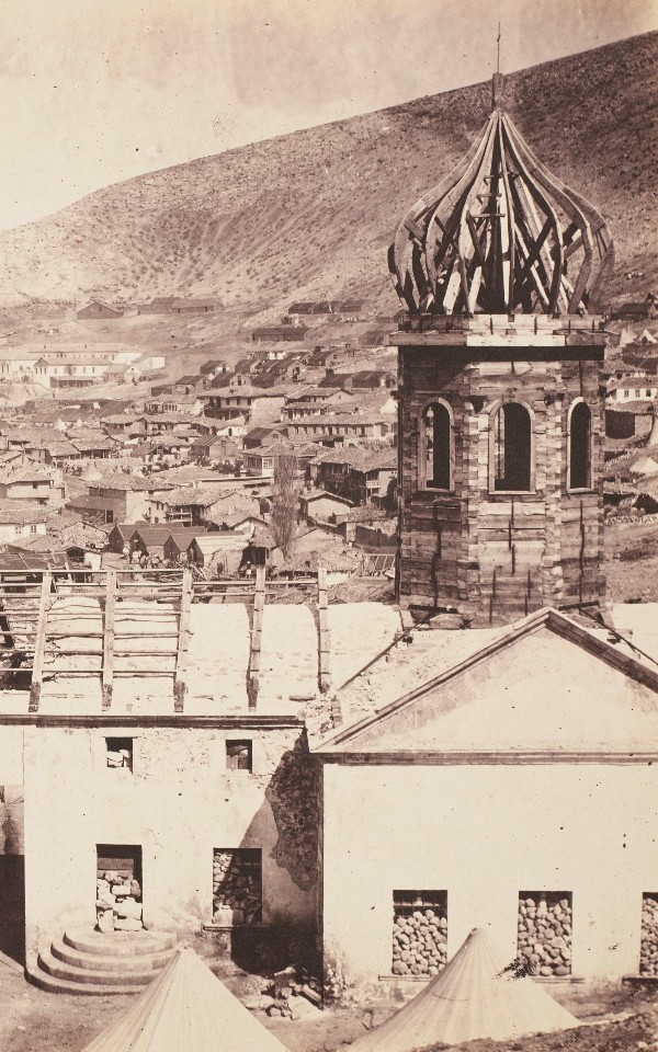 The Photos Of Roger Fenton On Display At The Queens Gallery - 