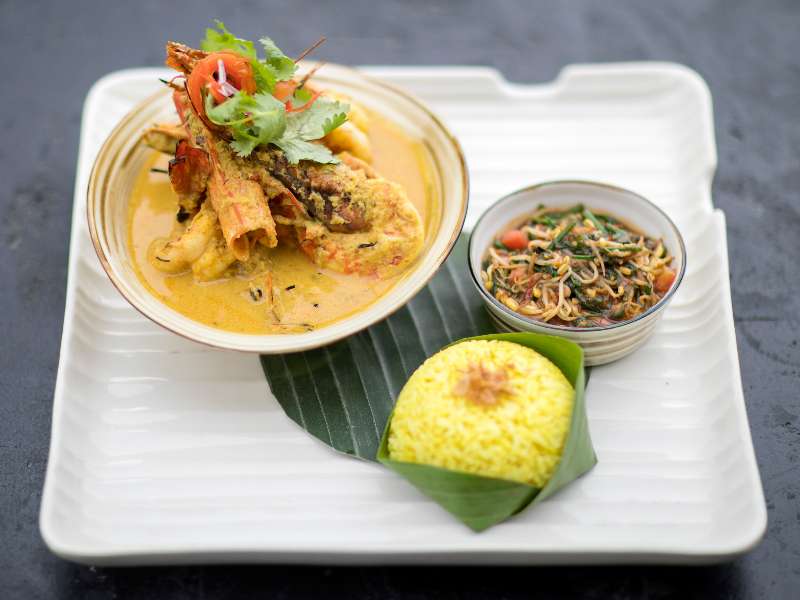 the-bvlgari-resort-bali-courses-from-the-balinese-dining-experience