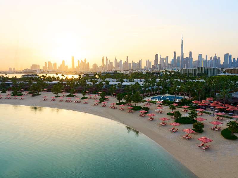 Serpenti Beach Club