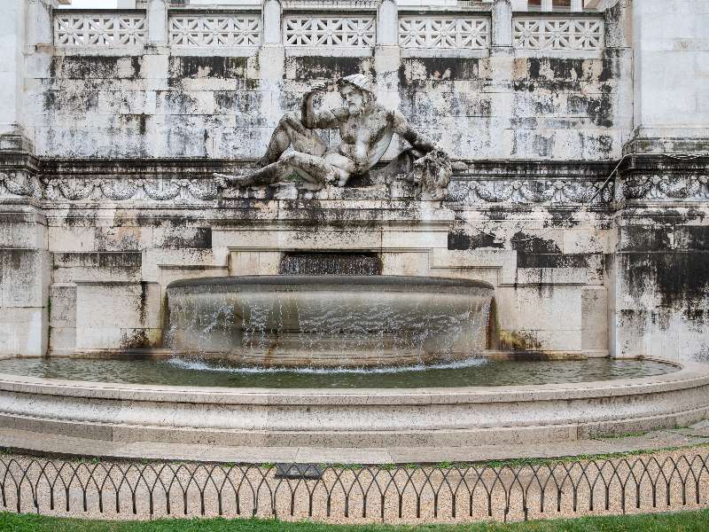 Sculptures of Vittoriano in Rome