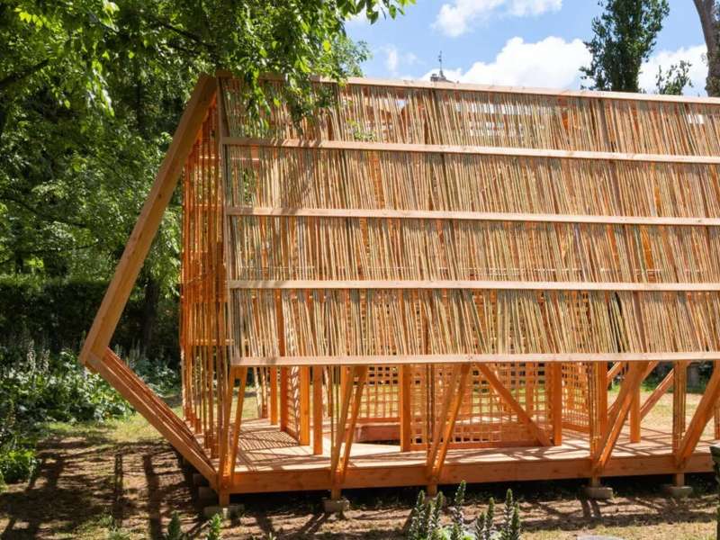 The ARUNDO cabane designed by atelier MARE