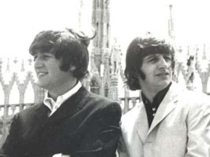 Tutti pazzi per i Beatles. Il concerto del 1965 a Milano nelle fotografie di Publifoto