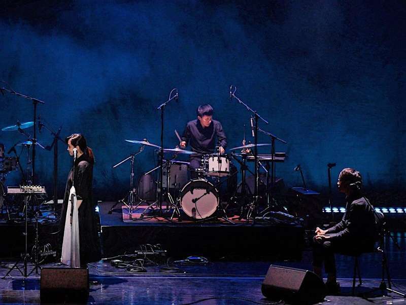 Gray by Silver on stage | Courtesy &copy; Gray by Silver