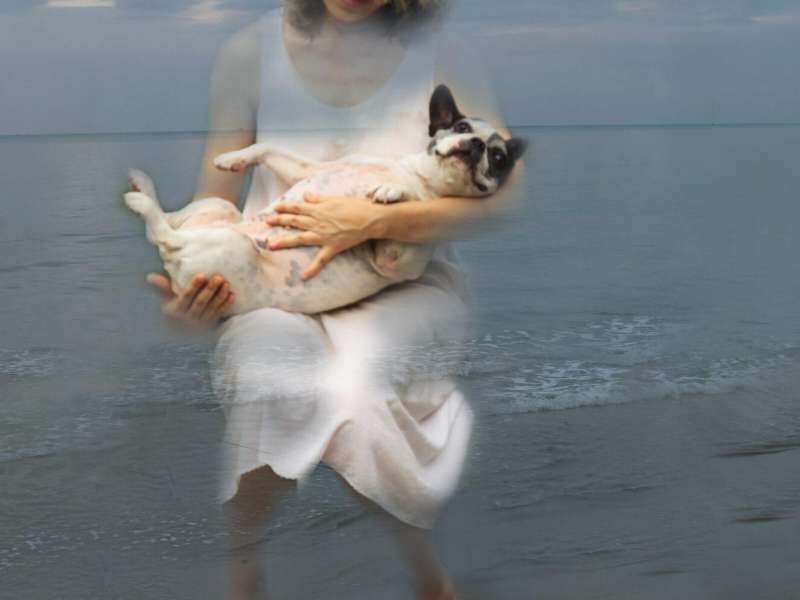 Araya Rasdjarmrearnsook, Pieta, 2014, Remade 2025, Olio su tela, Stampa digitale su tela | &copy; Araya Rasdjarmrearnsook | Courtesy MAIIAM Contemporary Art Museum, Chiang Mai