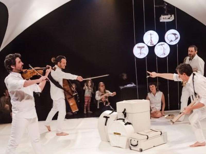 La Petita Malumaluga, Beatles for babies | Courtesy Romaeuropa Festival 2025