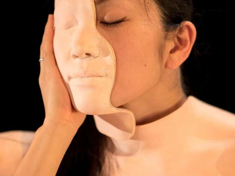 Robot, l'amour &eacute;ternel | Courtesy &copy; New National Theatre | Foto: Gregory Batardon