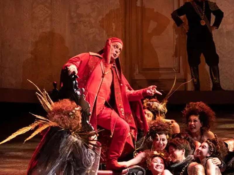 Rigoletto | Courtesy &copy; 2025 New National Theatre, Tokyo | Photo: Rikimaru Hotta