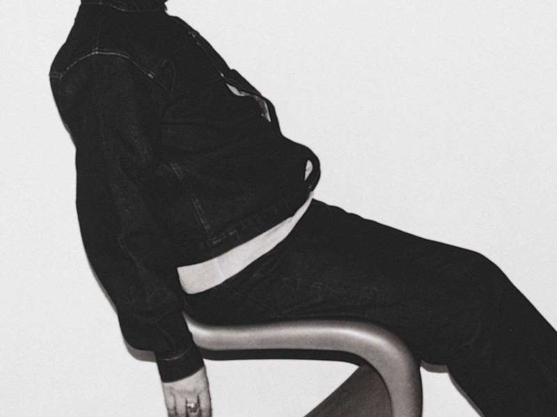 Il designer Nigo fotografato a The Design Museum | Courtesy &copy; The Design Museum, London | Foto: Elliot James Kennedy