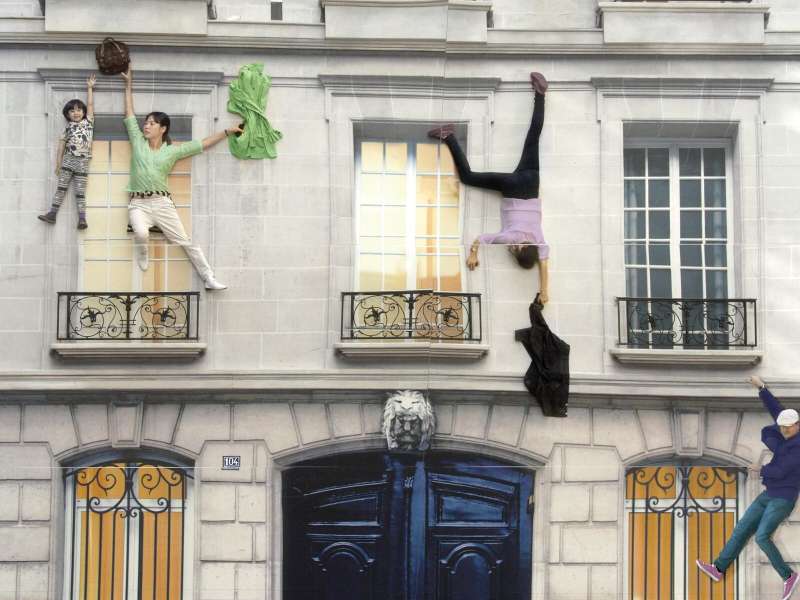 Leandro Erlich, B&acirc;timent, 2004 | Courtesy &copy; Leandro Erlich Studio