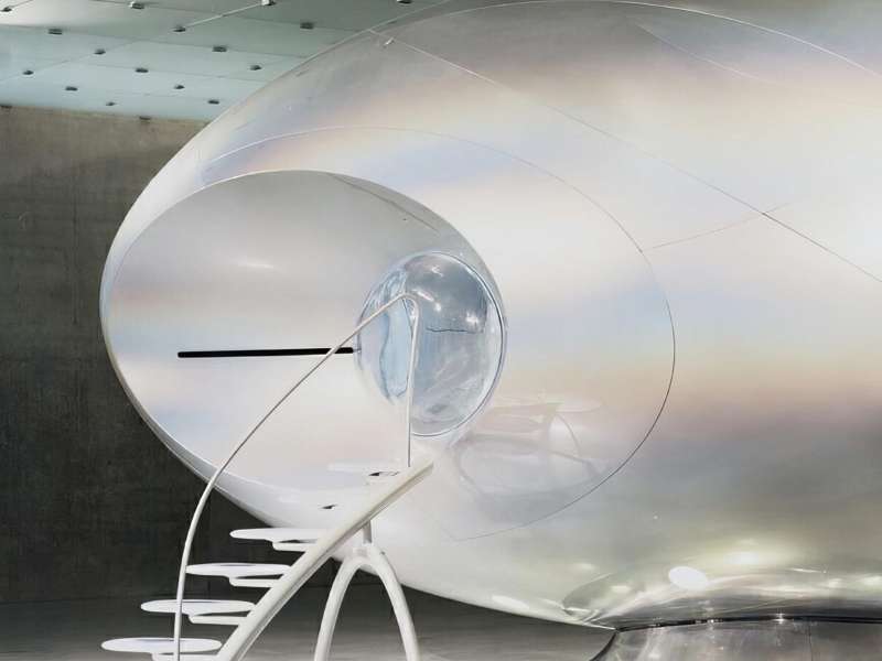 Mariko Mori, Wave UFO, 1999-2002, Kunsthaus Bregenz, 2003 | Courtesy &copy; Mariko Mori | Photo: Richard Learoyd