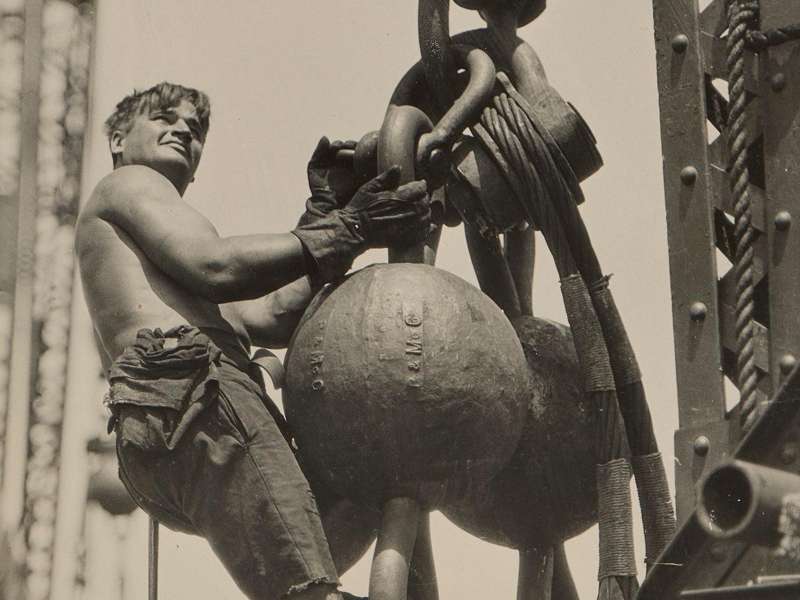 Lewis Hine, Riding the Ball High up on Empire State, 1930 circa | Courtesy &copy; The Savings Bank Foundation DNB Collection, Lillehammer Art Museum