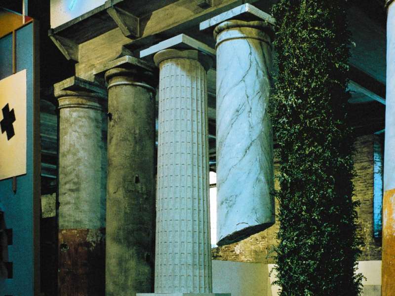 Hans Hollein, La pr&eacute;sence du pass&eacute;, Facade for La Strada Novissima, Venice Architecture Biennale, 1980 | &copy; Private Archive Hollein | Photo: Architekturzentrum Wien, Collection