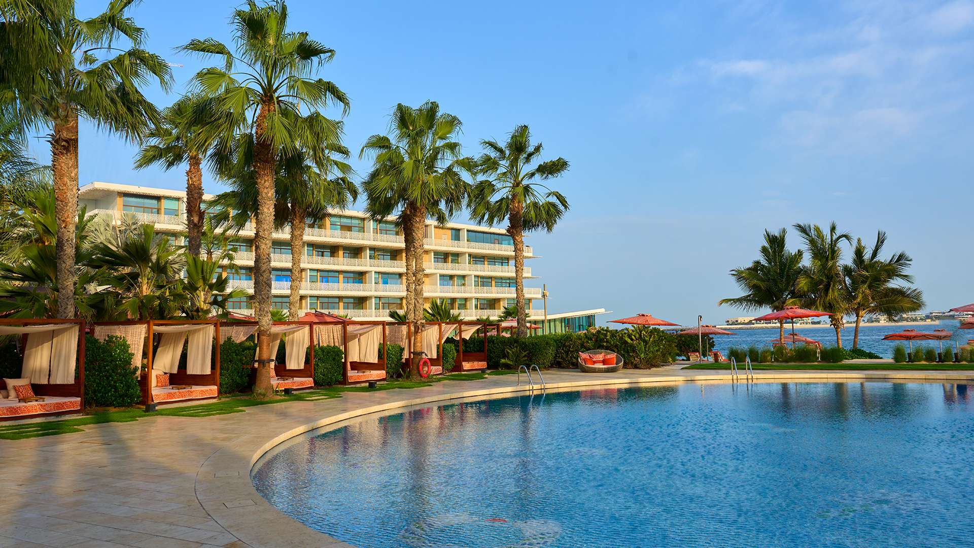 Serpenti Beach Club