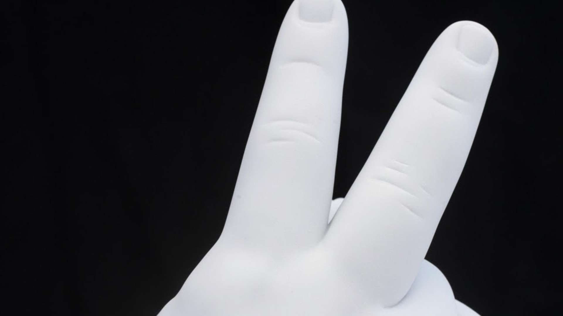 Jan Fabre, The Peacemaker (of Art), Detail, 2024, White Carrara Marble, 175 &times; 102 &times; 72 cm | &copy; Jan Fabre
