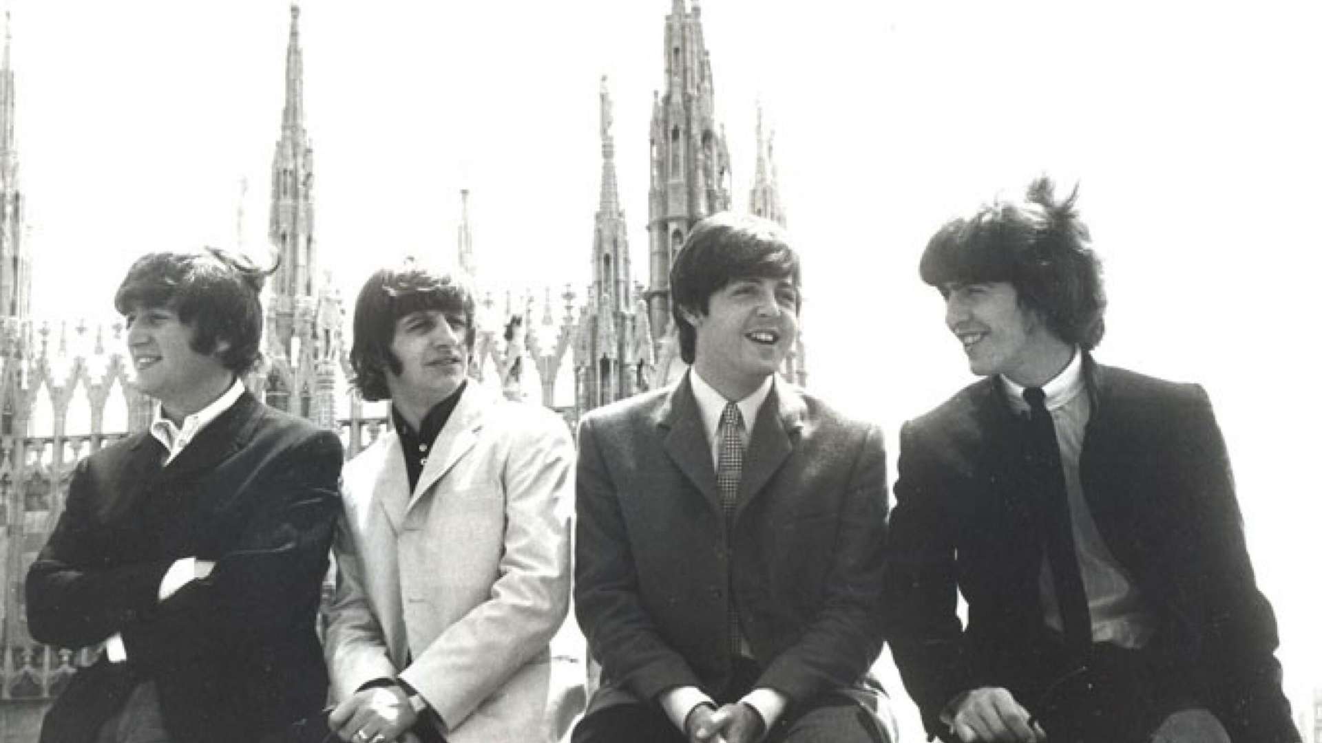 Tutti pazzi per i Beatles. Il concerto del 1965 a Milano nelle fotografie di Publifoto