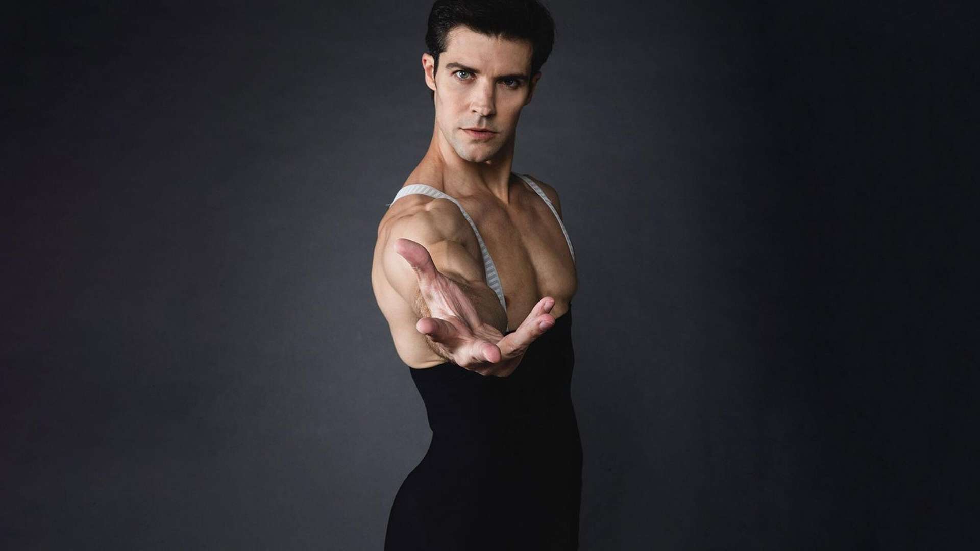 Roberto Bolle | Courtesy &copy; Roberto Bolle | Artedanza s.r.l.