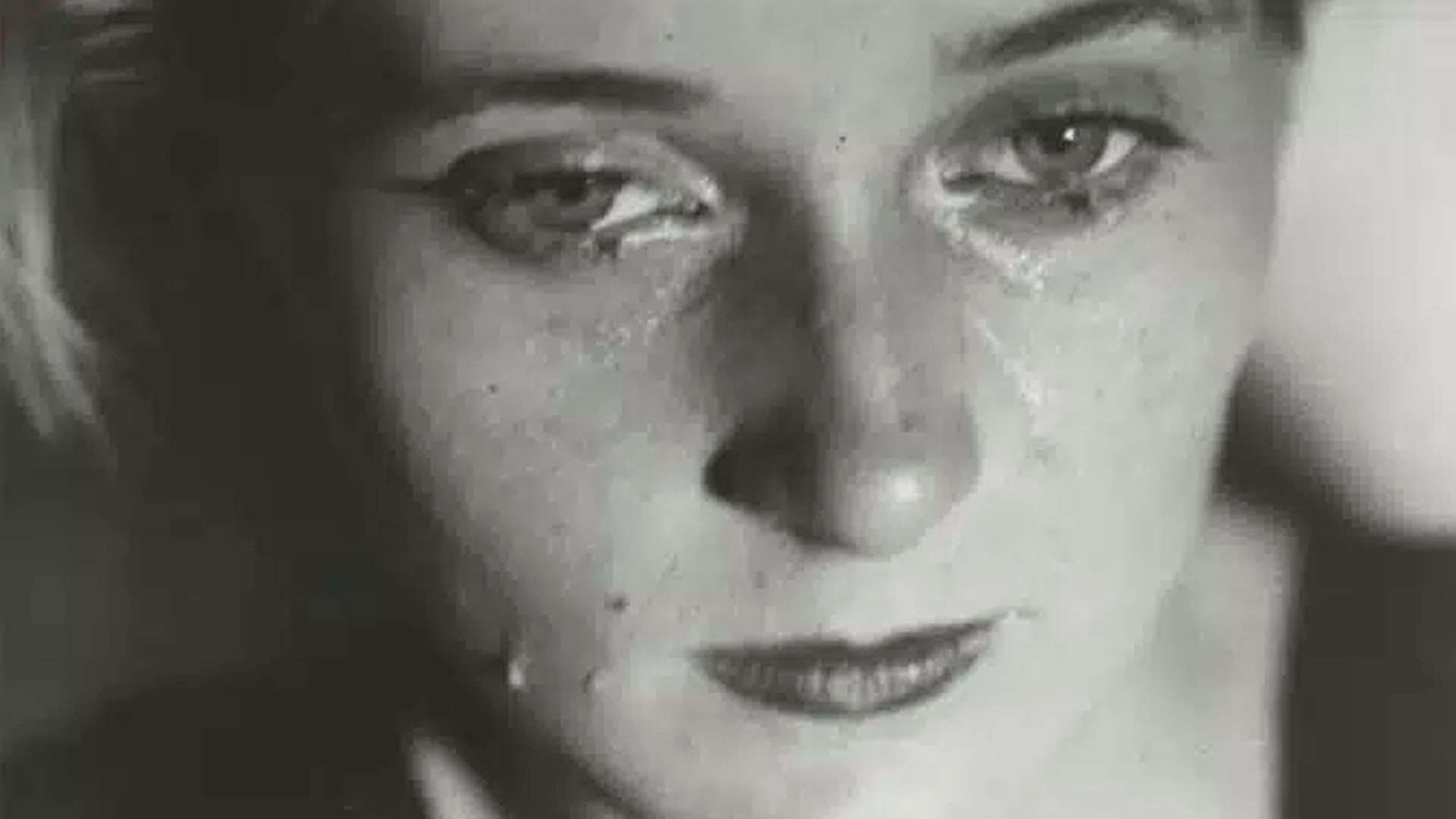 Germaine Krull &Eacute;tude pour La Folle d&rsquo;Itteville, 1931, Estate Germaine Krull, Museum Folkwang, Essen | Photo: &copy; Centre Pompidou, MNAMCCI, Dist. RMN-Grand Palais / Guy Carrard