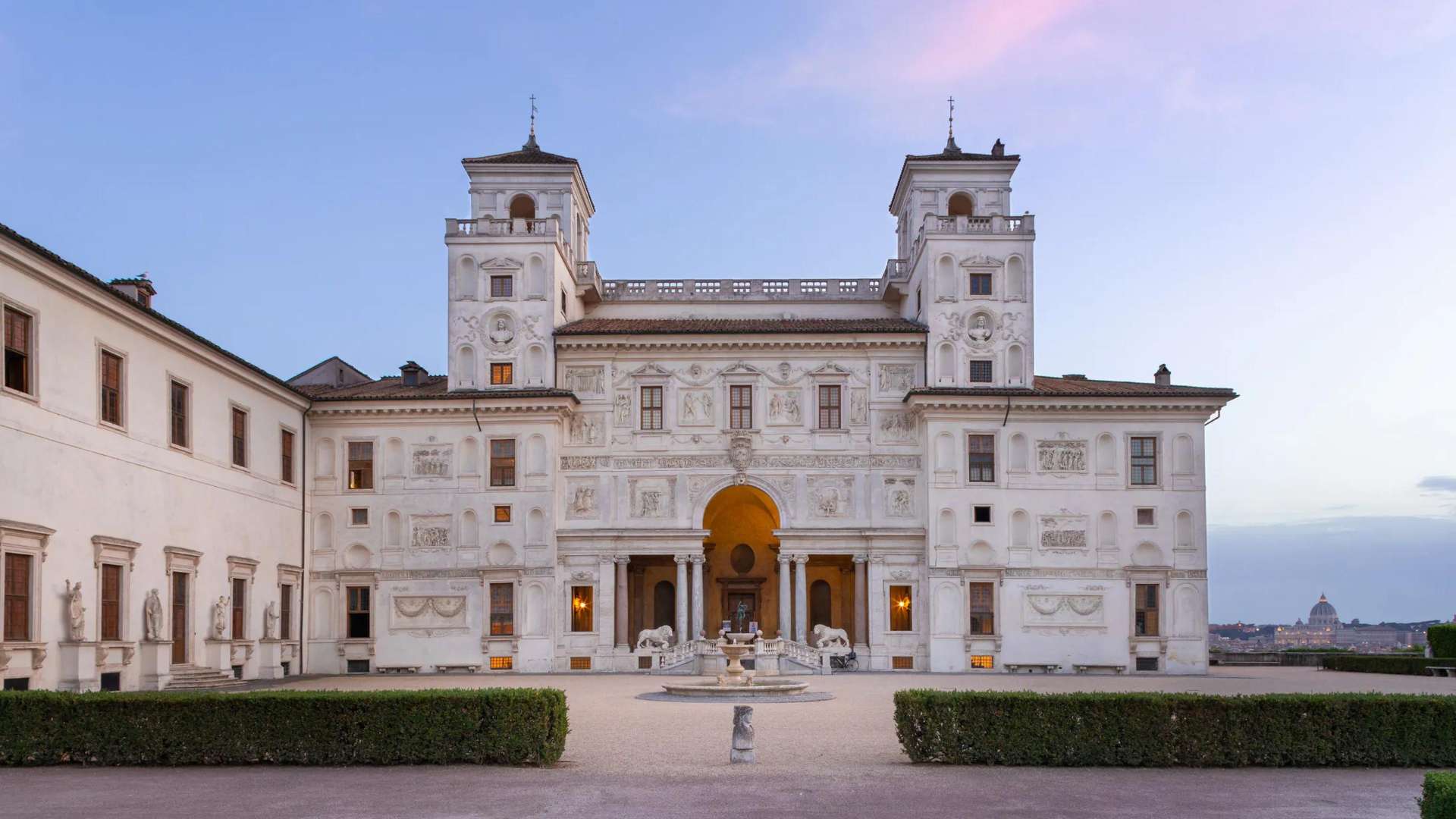 Facade of Villa Medici in Rome | Photo: Courtesy &copy; Daniele Molajoli