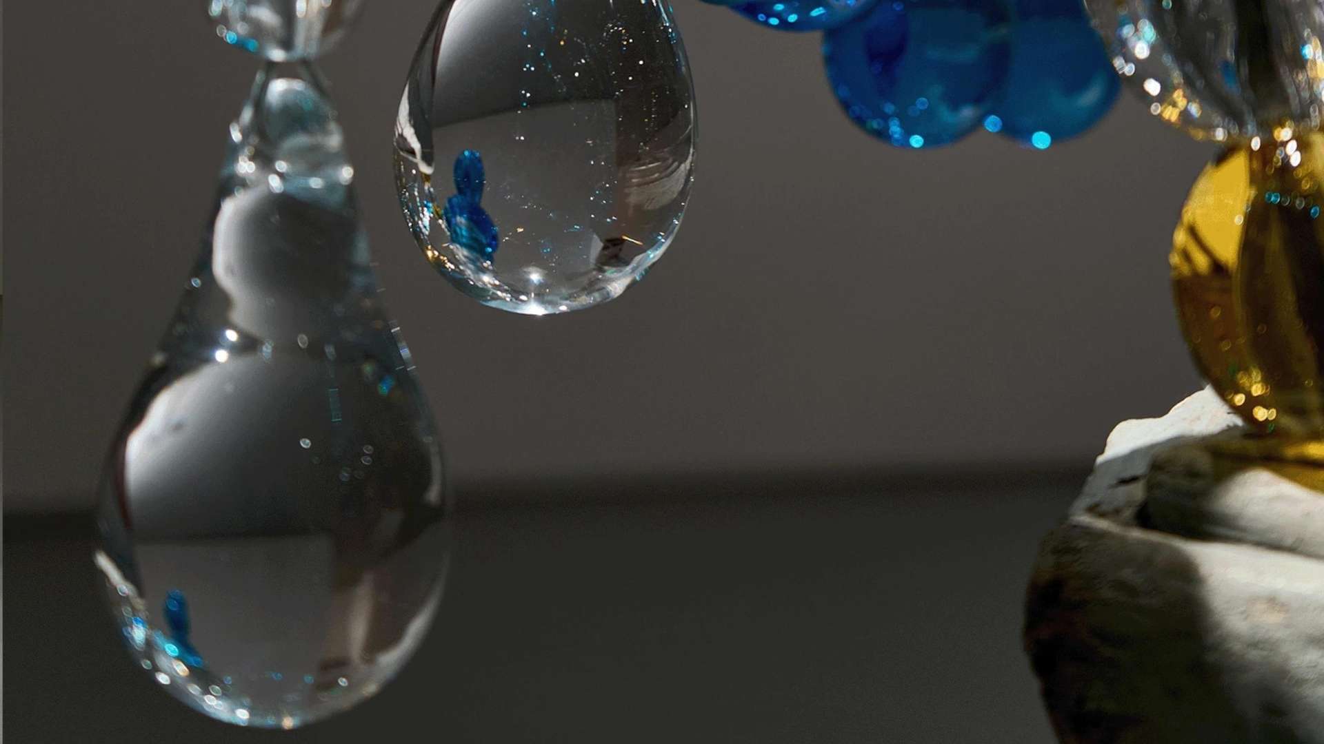 Jean-Michel Othoniel, Big Bateau de Larmes, 2004 | &copy; Jean-Michel Othoniel | ADAGP, Paris, 2026 | Courtesy Jean-Michel Othoniel / Fondation Louis Vuitton, Paris | Photo: &copy; Sun Shi / Louis Vuitton
