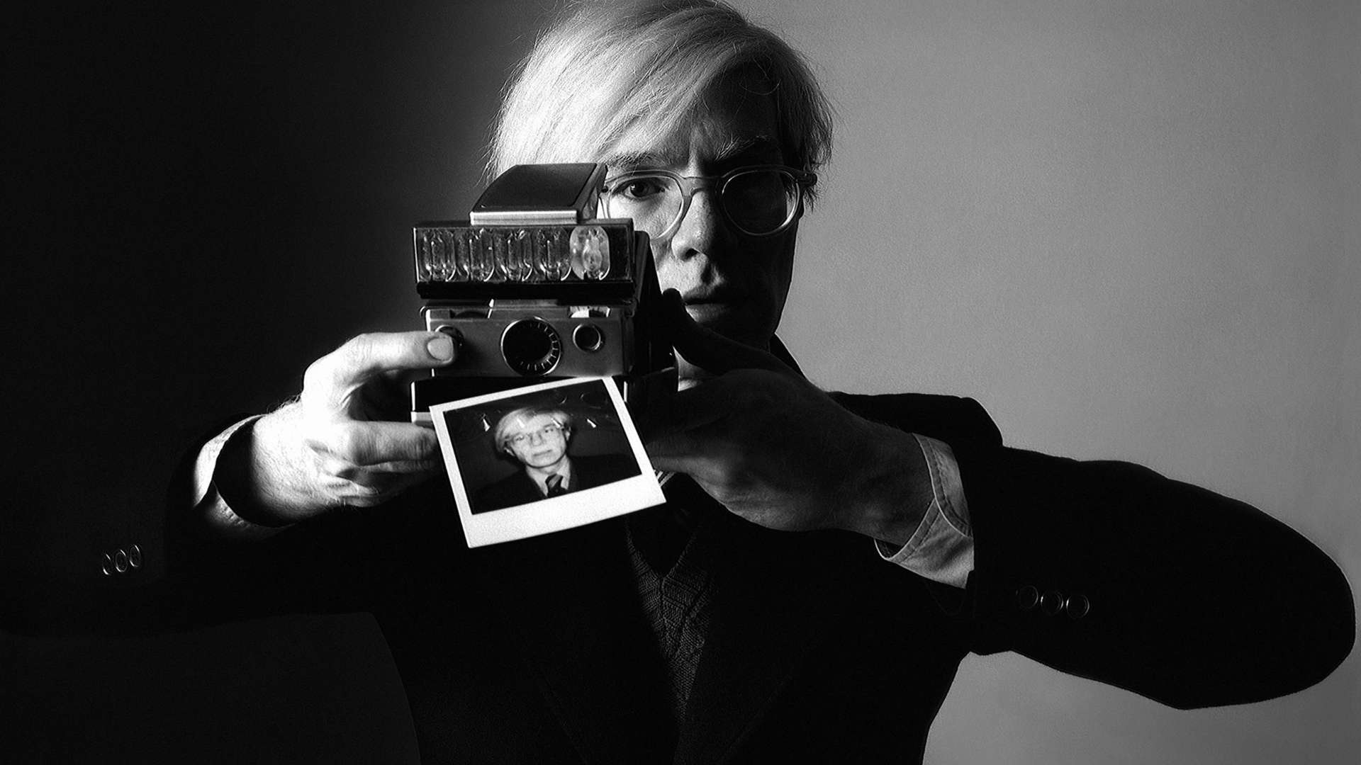 программа черно белой фотографии сделать цветную