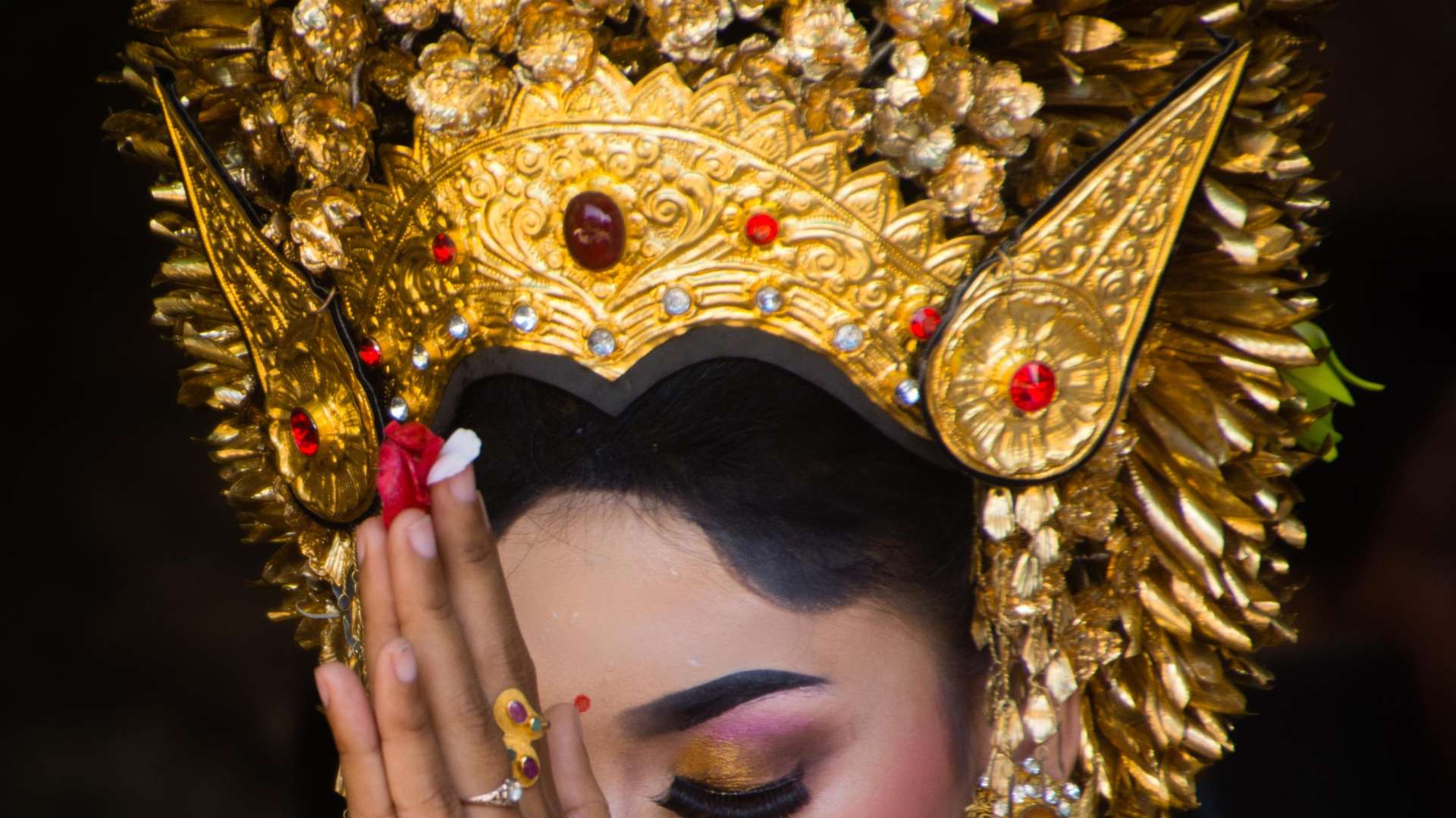 The female headdress that tells stories and traditions Bvlgari Resort Bali