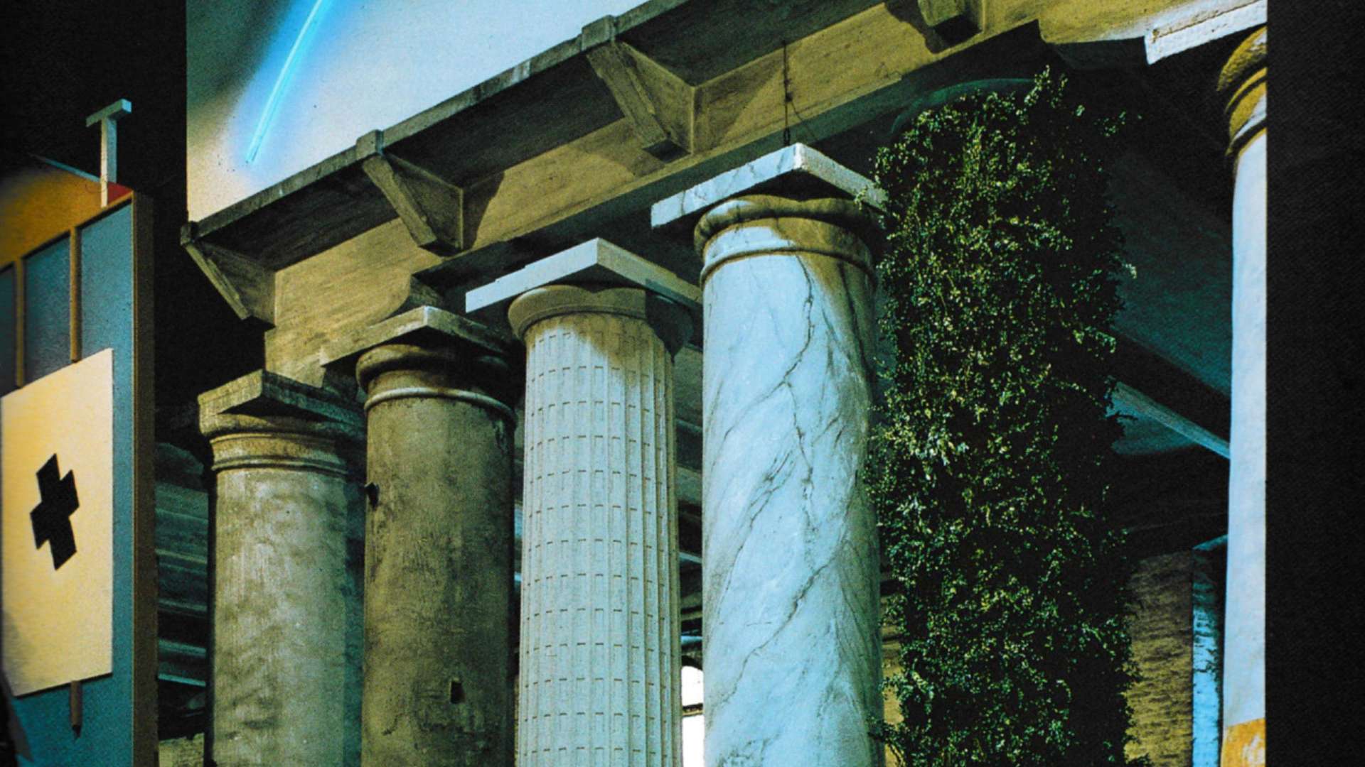 Hans Hollein, La pr&eacute;sence du pass&eacute;, Facade for La Strada Novissima, Venice Architecture Biennale, 1980 | &copy; Private Archive Hollein | Photo: Architekturzentrum Wien, Collection