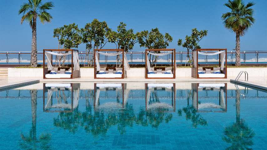 Bulgari Resort Dubai Whats On Sabato In Piscina Experience