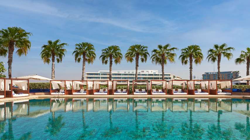 vlgari Resort Dubai - Pool yacht Club